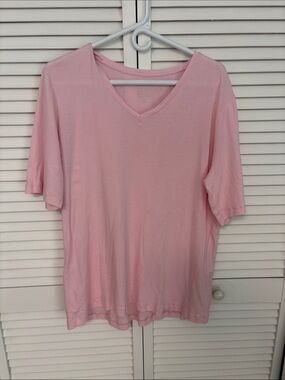 Chico’s Soft Pink V-Neck Short Sleeved Tee XL